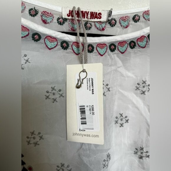 Johnny Was women’s floral embroidered top NWT Size M - Picture 3 of 3